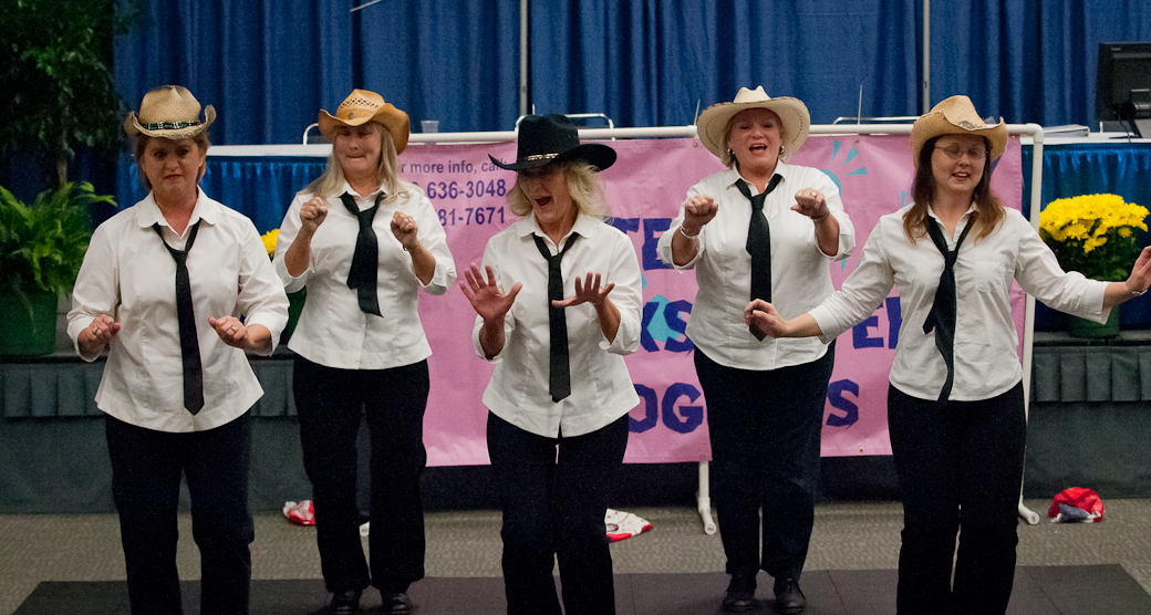 texas-quickstep-cloggers-at-convention